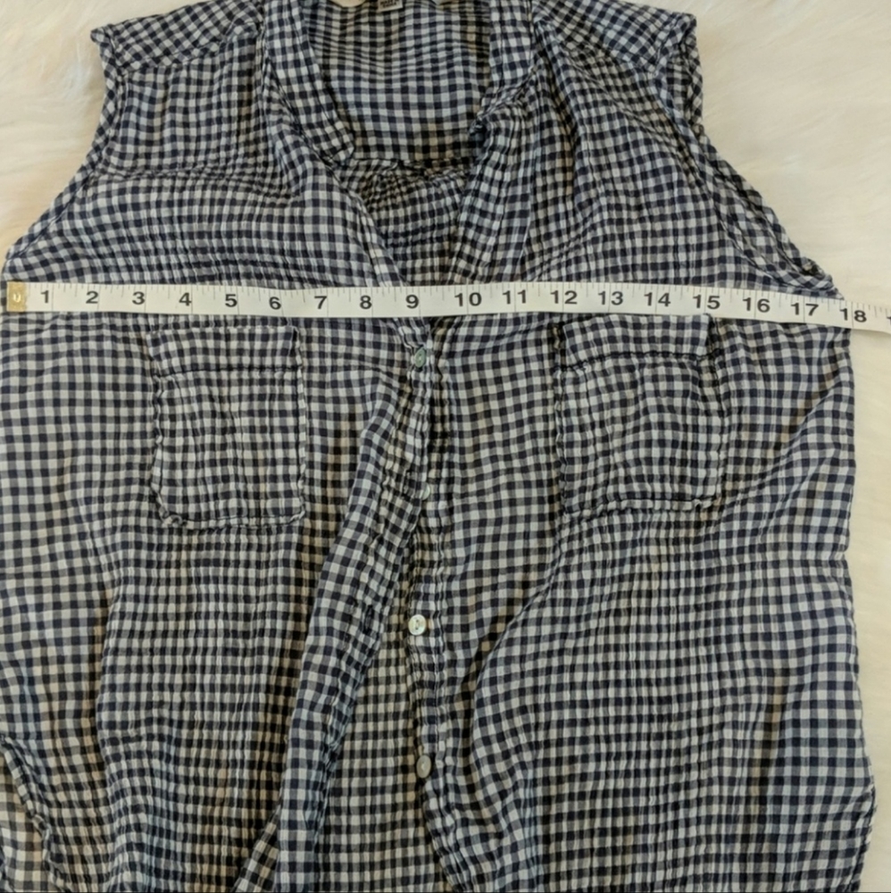 ⭐ Max Studio Button Top - Picture 3 of 5